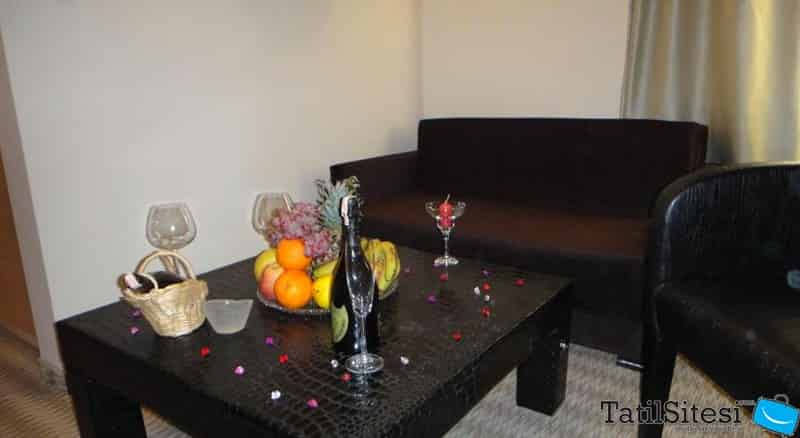 White Boutique Hotel